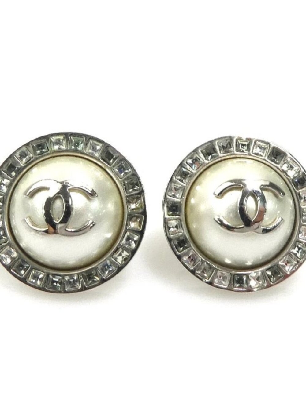 CHANEL CC Logo Pierce Earrings Silver/White Metal/Faux Pearl